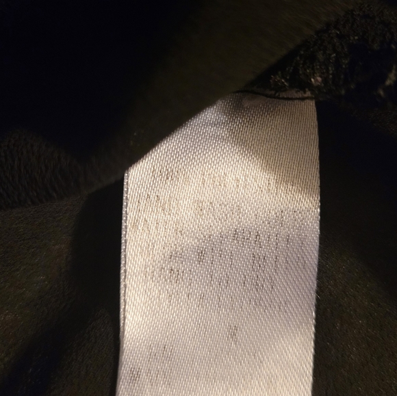 Angl Peekaboo Front Sleeveless  Blouse - Picture 5 of 5